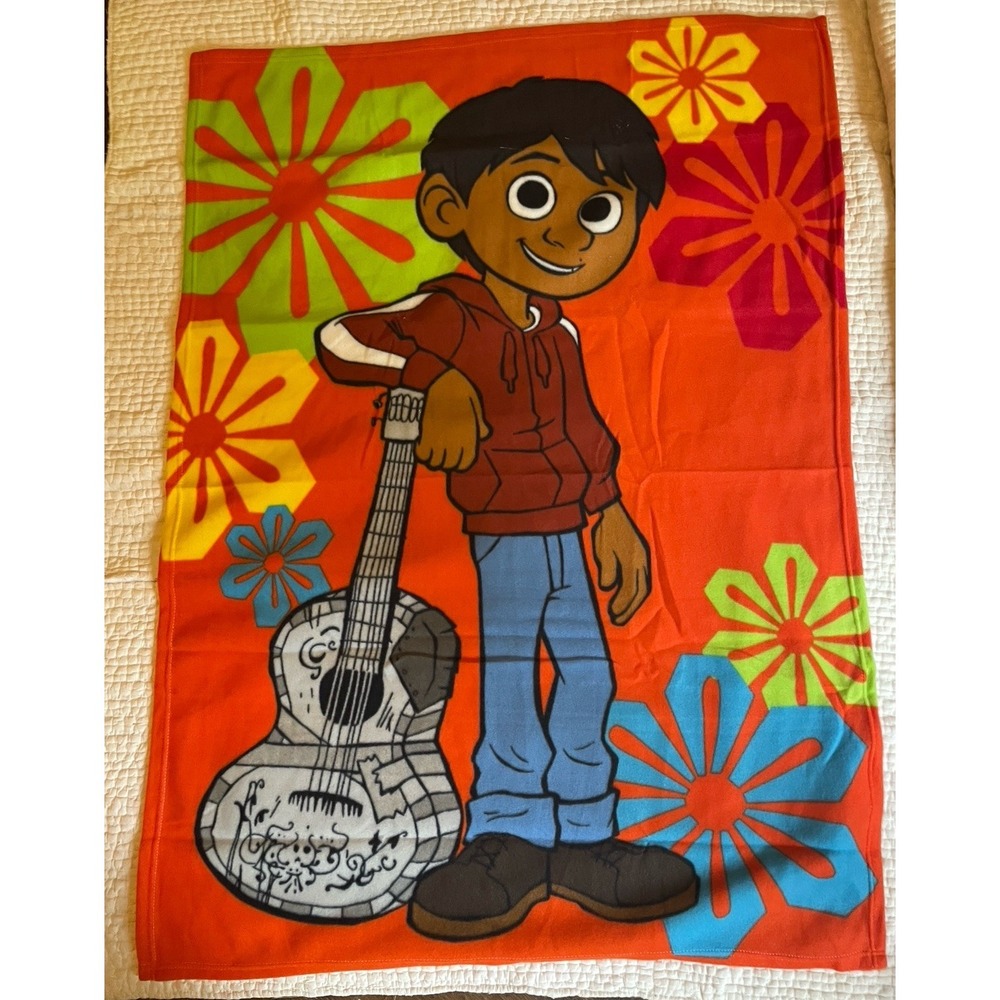 Disney movie club Kid blanket disney pixar coco remember me miguel